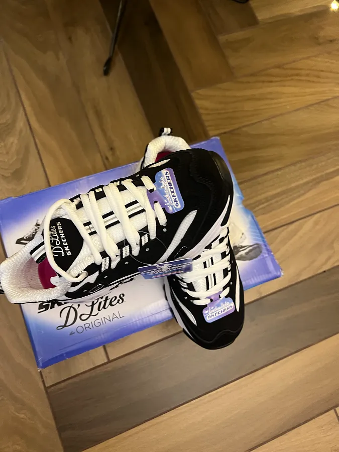 Кроссовки Skechers D’Lites женские, черно-белые