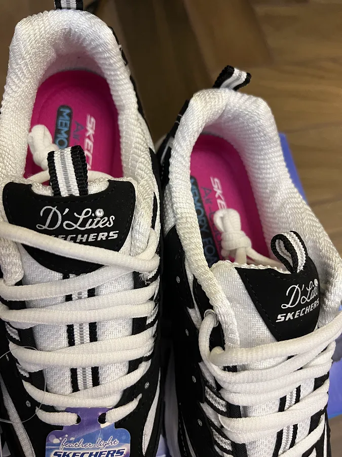 Кроссовки Skechers D’Lites женские, черно-белые