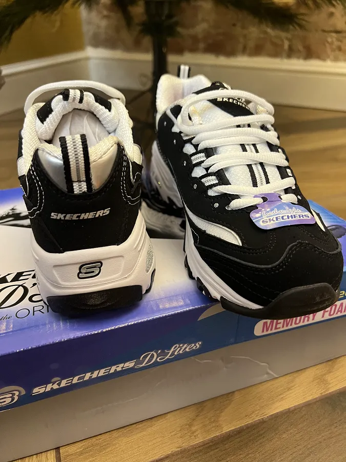 Кроссовки Skechers D’Lites женские, черно-белые