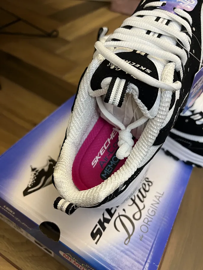 Кроссовки Skechers D’Lites женские, черно-белые